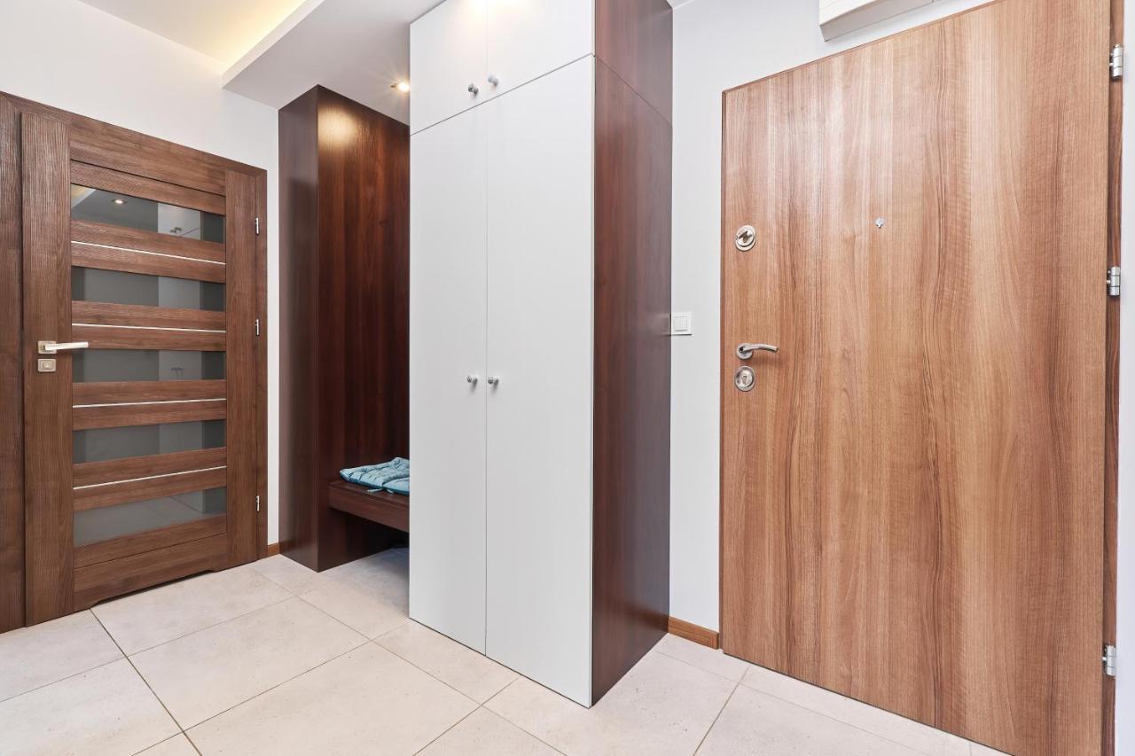 Nowa Teczowa Apartments Promenada Staromiejska By Noclegi Renters ヴロツワフ エクステリア 写真