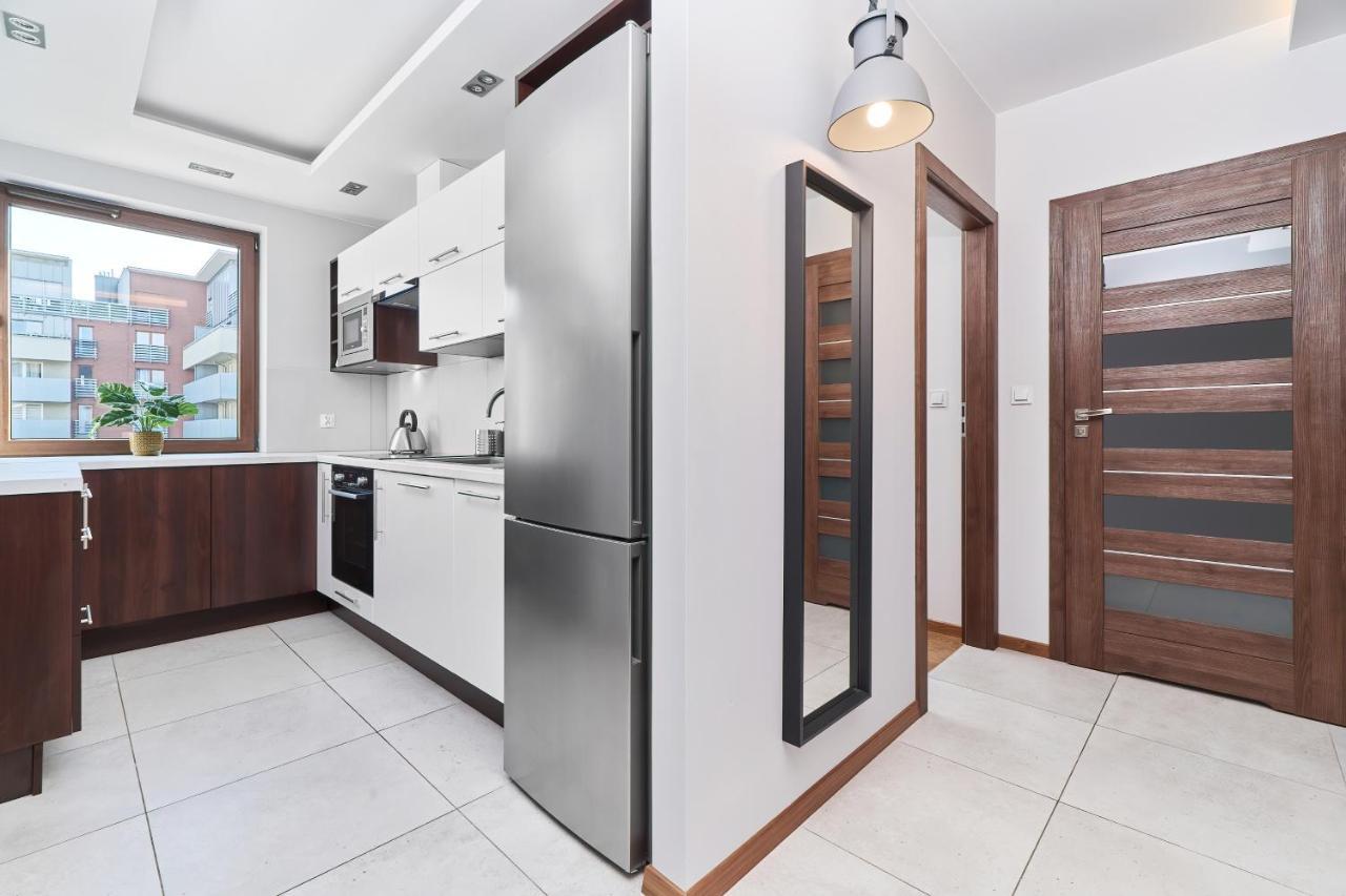 Nowa Teczowa Apartments Promenada Staromiejska By Noclegi Renters ヴロツワフ エクステリア 写真