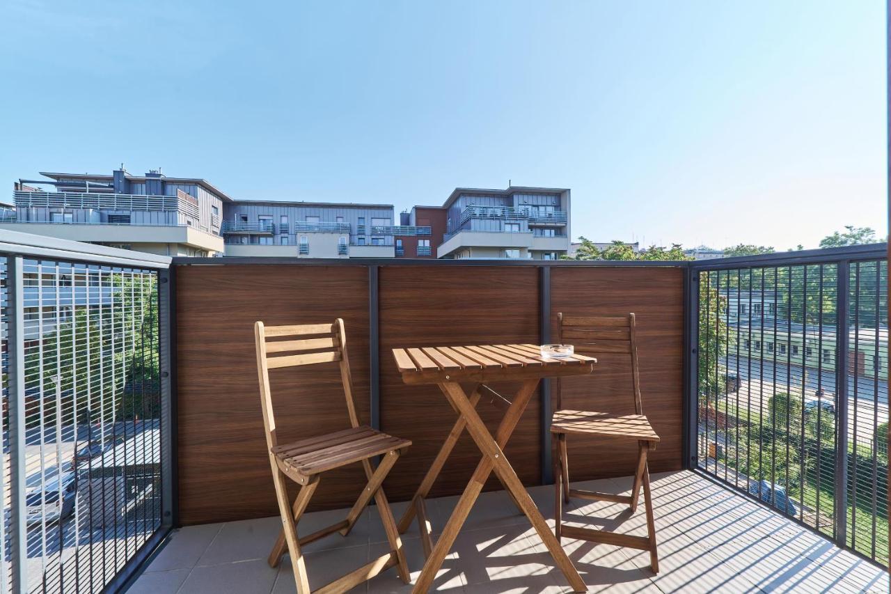 Nowa Teczowa Apartments Promenada Staromiejska By Noclegi Renters ヴロツワフ エクステリア 写真