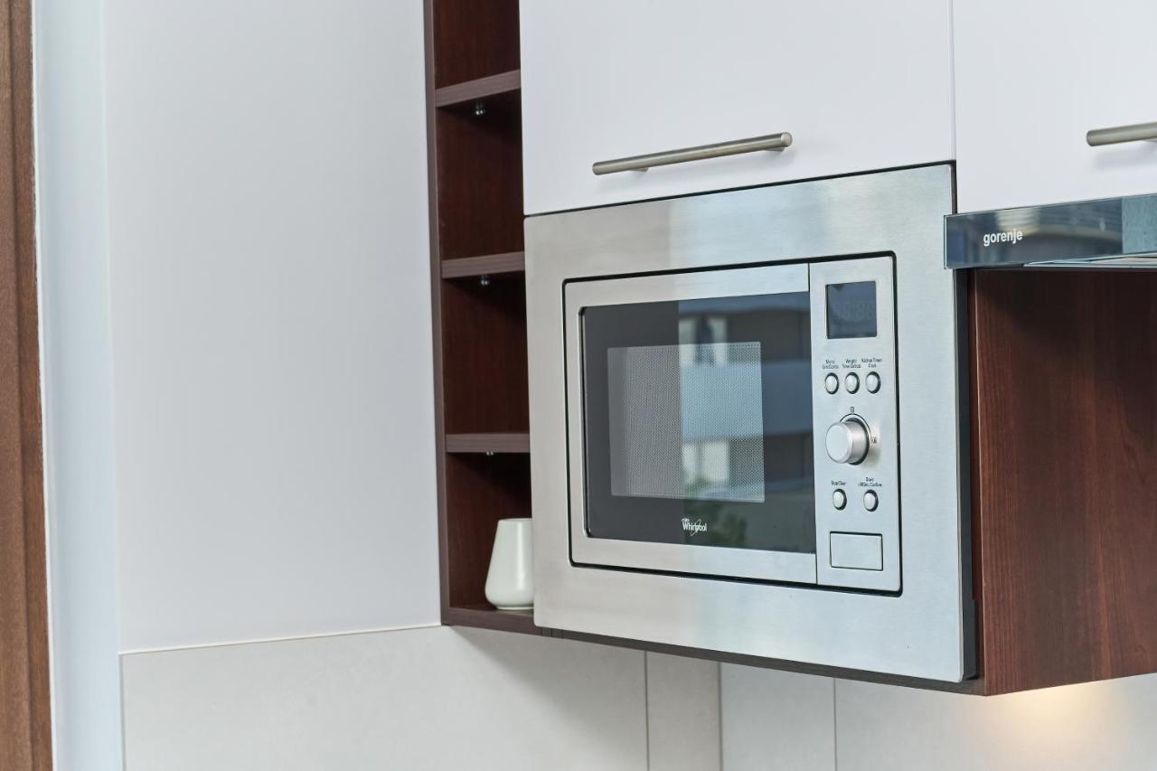Nowa Teczowa Apartments Promenada Staromiejska By Noclegi Renters ヴロツワフ エクステリア 写真