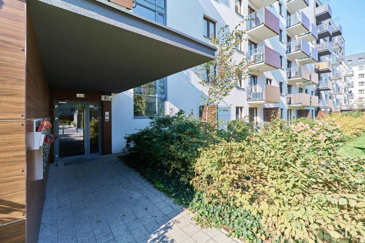 Nowa Teczowa Apartments Promenada Staromiejska By Noclegi Renters ヴロツワフ エクステリア 写真